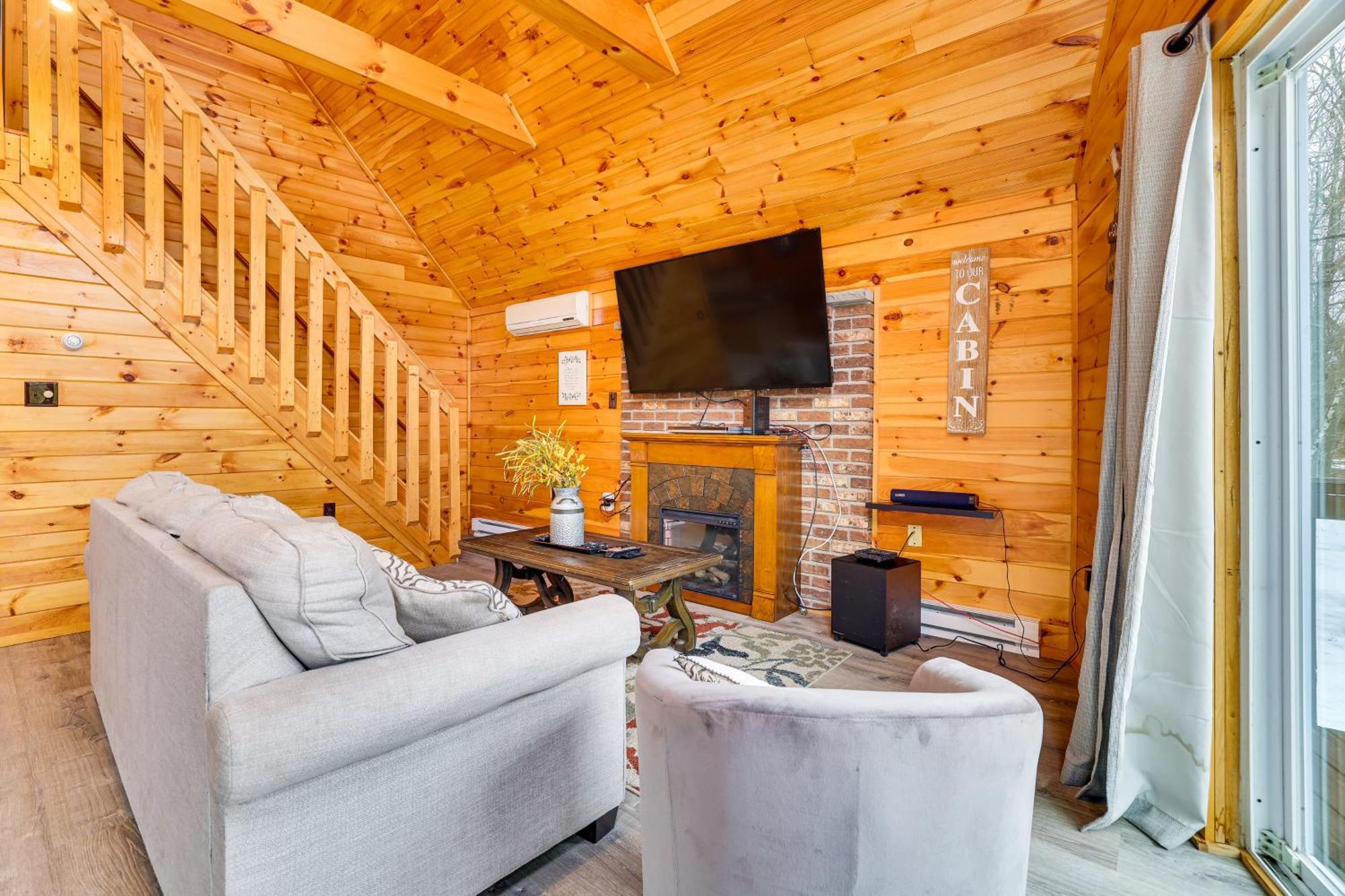 Lakefront With Hot Tub 6 Mi To Resort! Holiday home White Haven