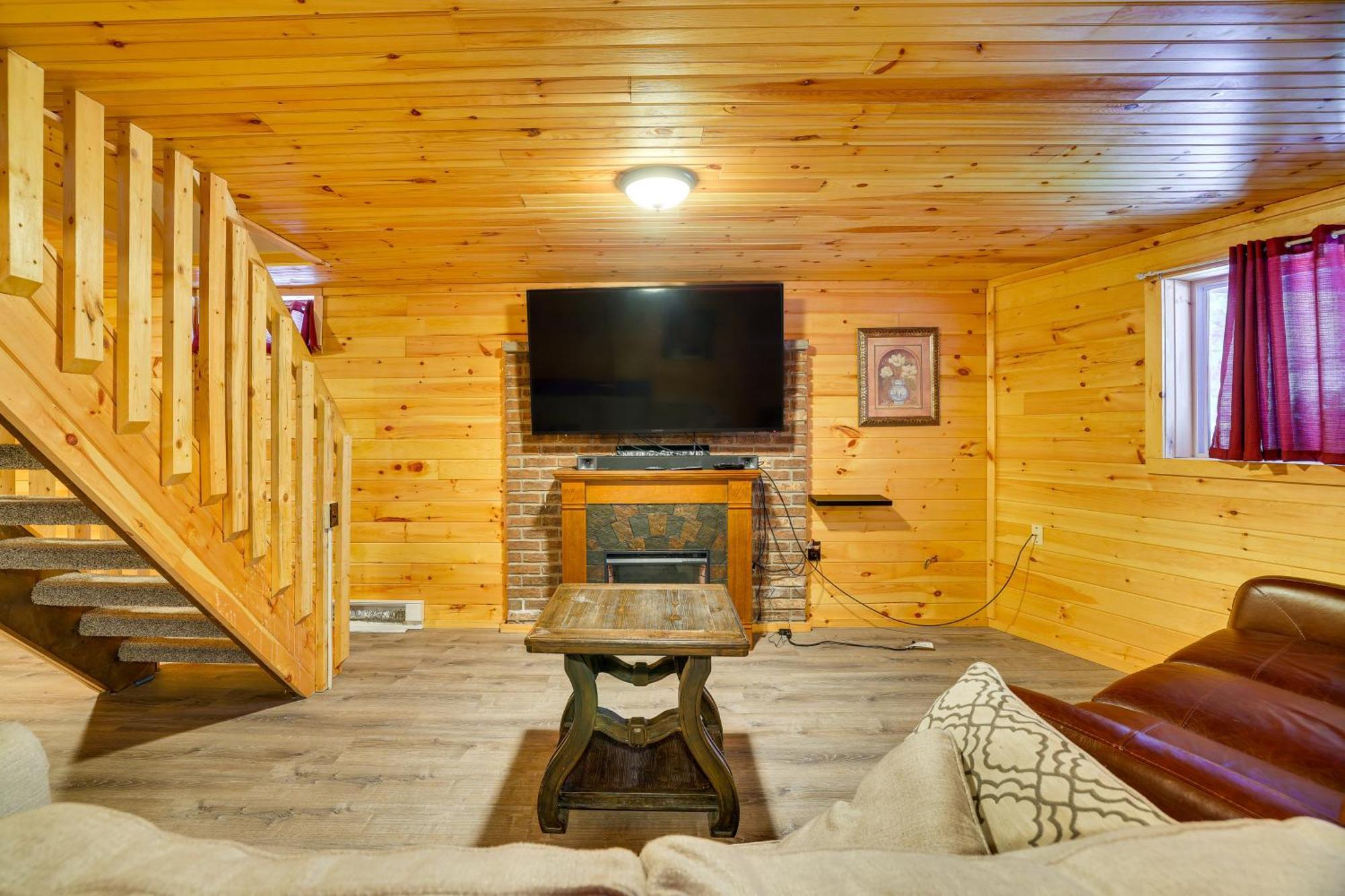 Lakefront With Hot Tub 6 Mi To Resort! Holiday home *