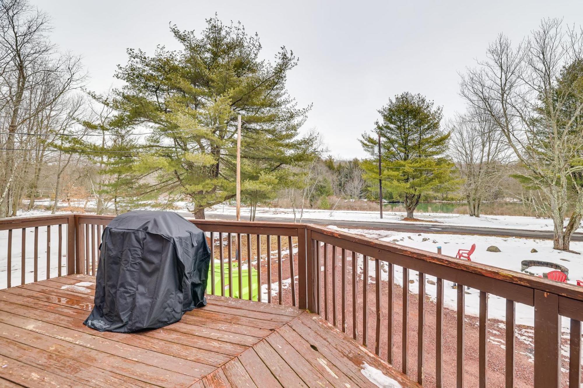Lakefront With Hot Tub 6 Mi To Resort! White Haven