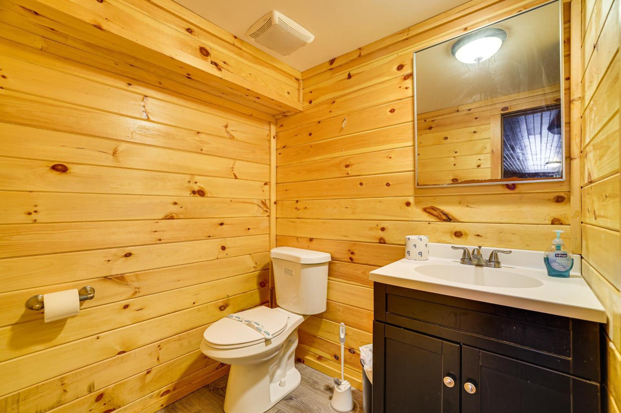 Lakefront With Hot Tub 6 Mi To Resort! * White Haven