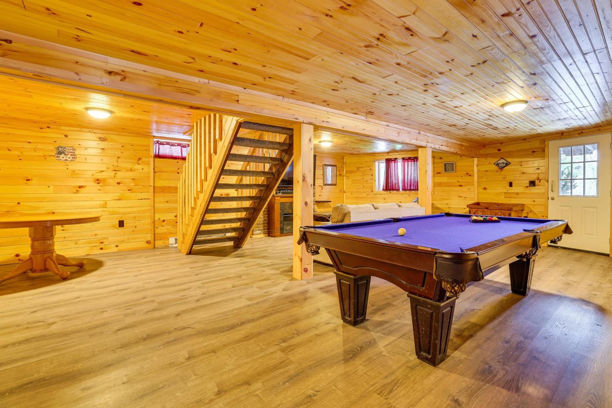 Holiday home Lakefront With Hot Tub 6 Mi To Resort! *